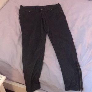 Athleta Leggings shapes like jeans